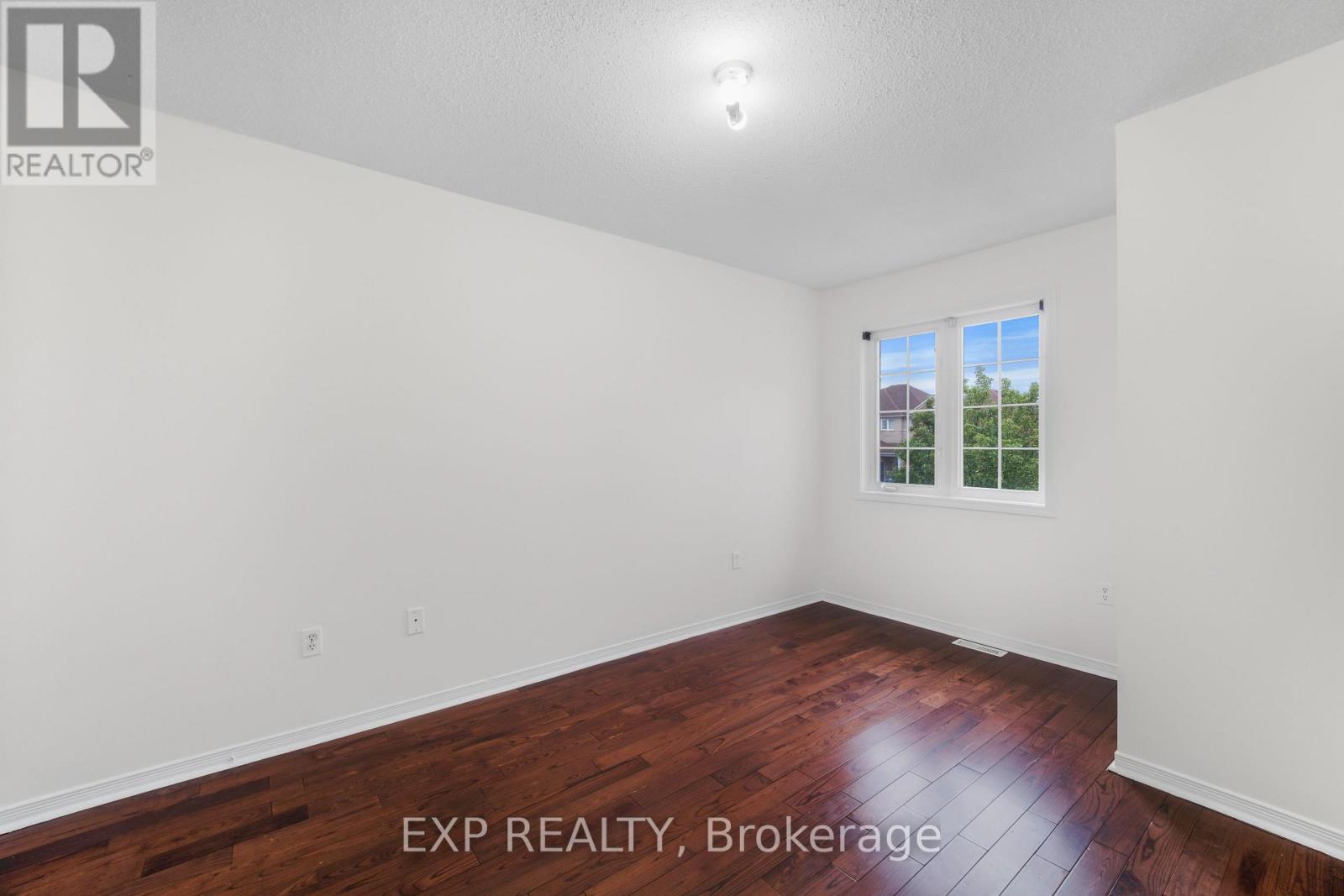 128 OLYMPIA CRESCENT - 17