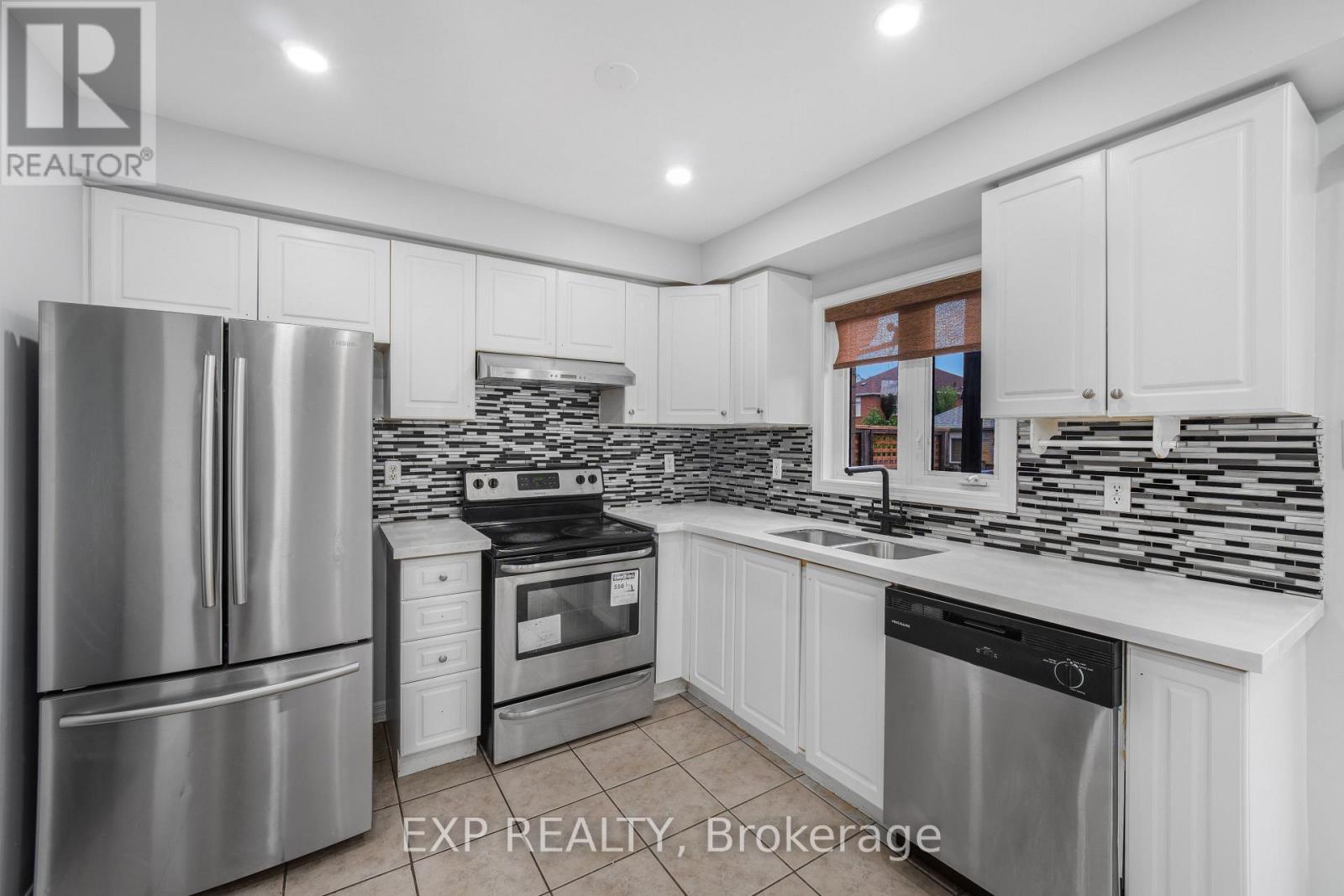 128 OLYMPIA CRESCENT - Image 3