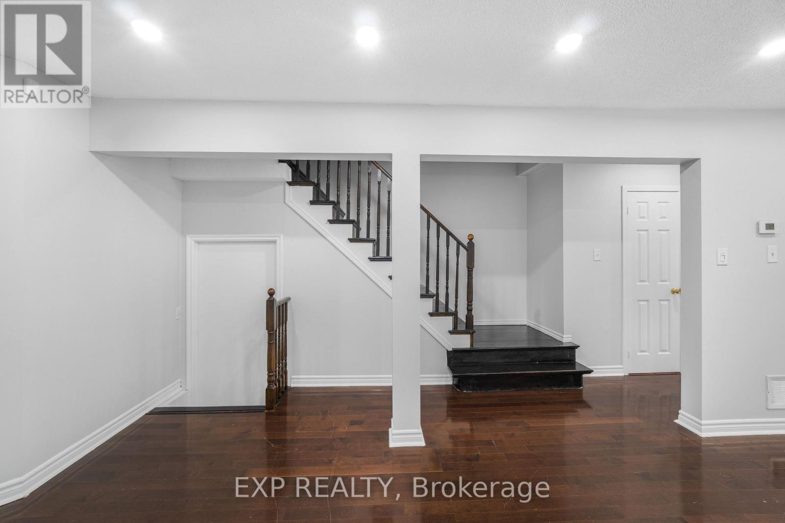 128 OLYMPIA CRESCENT - 9