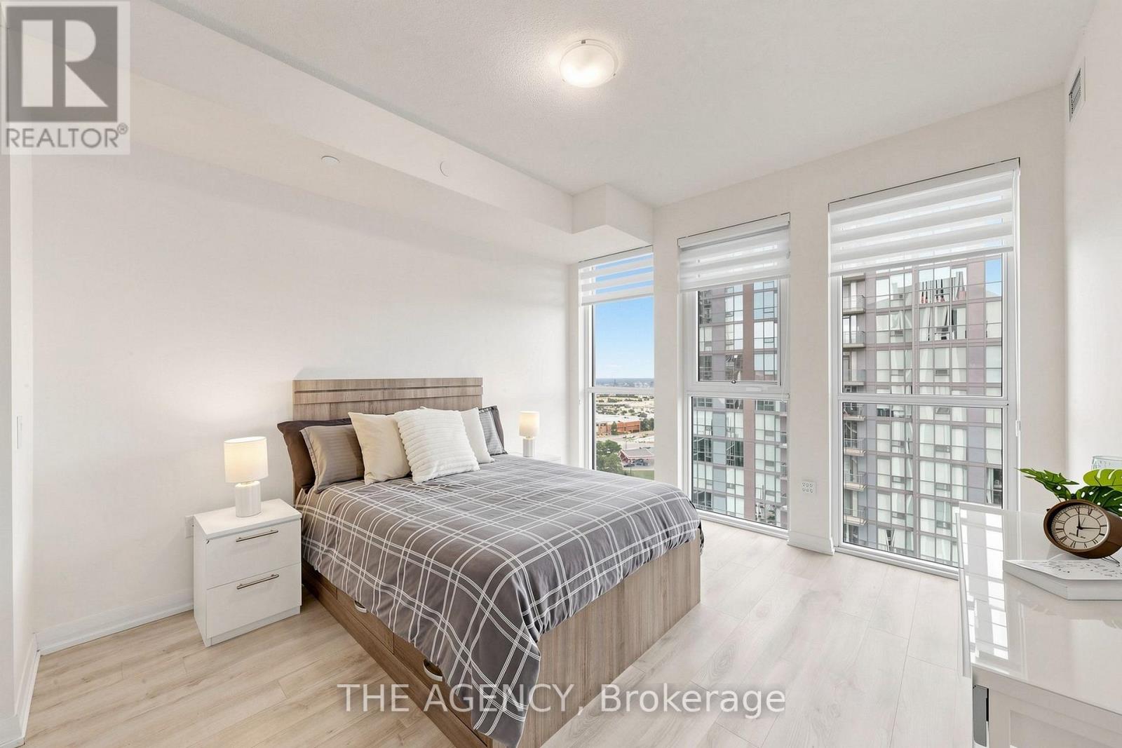 #1404 65 WATERGARDEN DRIVE - 19