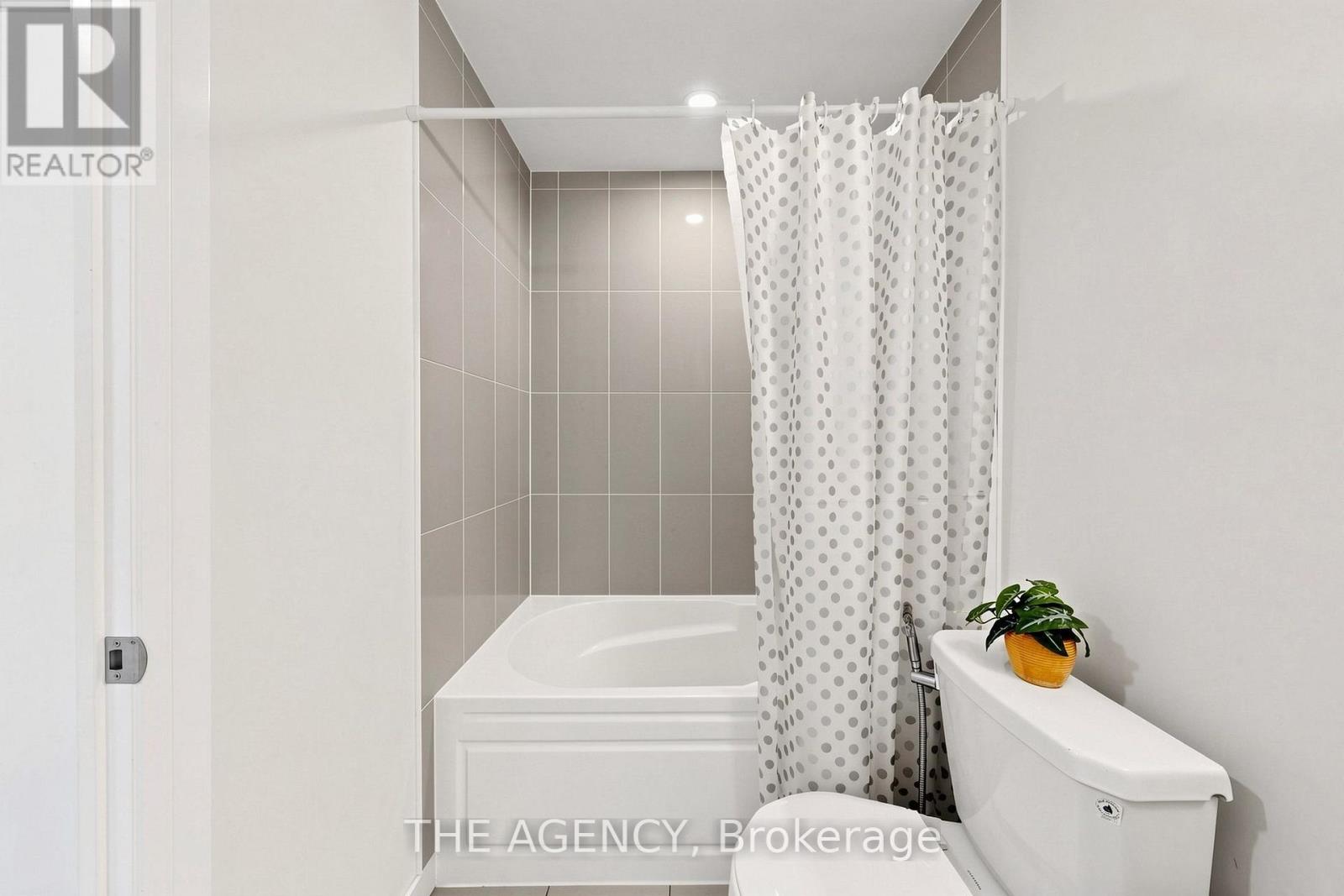#1404 65 WATERGARDEN DRIVE - 25