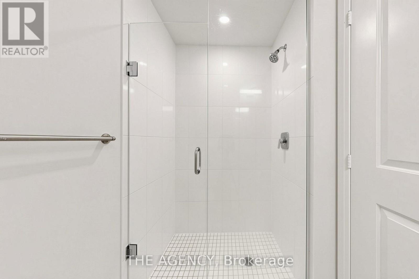 #1404 65 WATERGARDEN DRIVE - 28