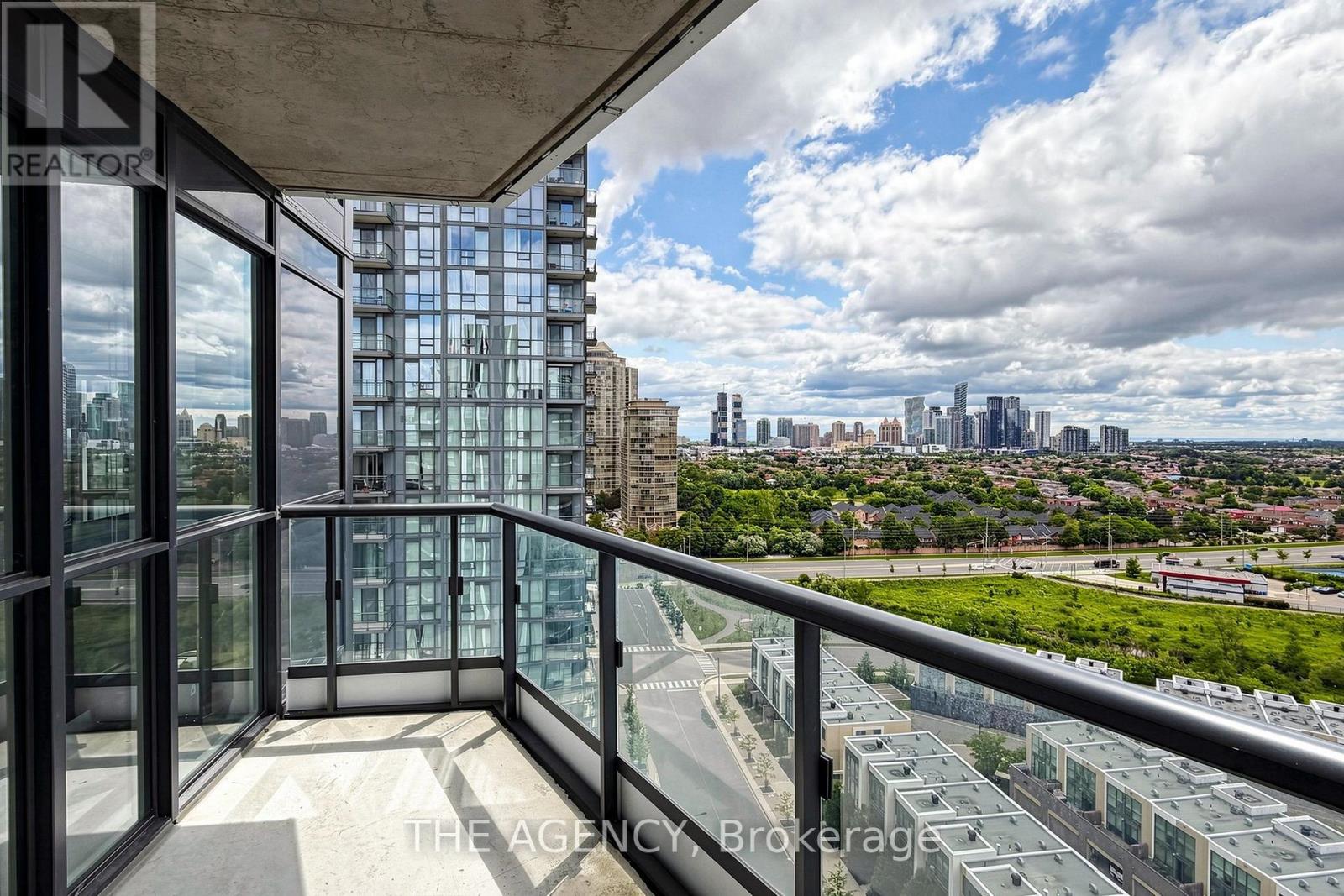 #1404 65 WATERGARDEN DRIVE - 31