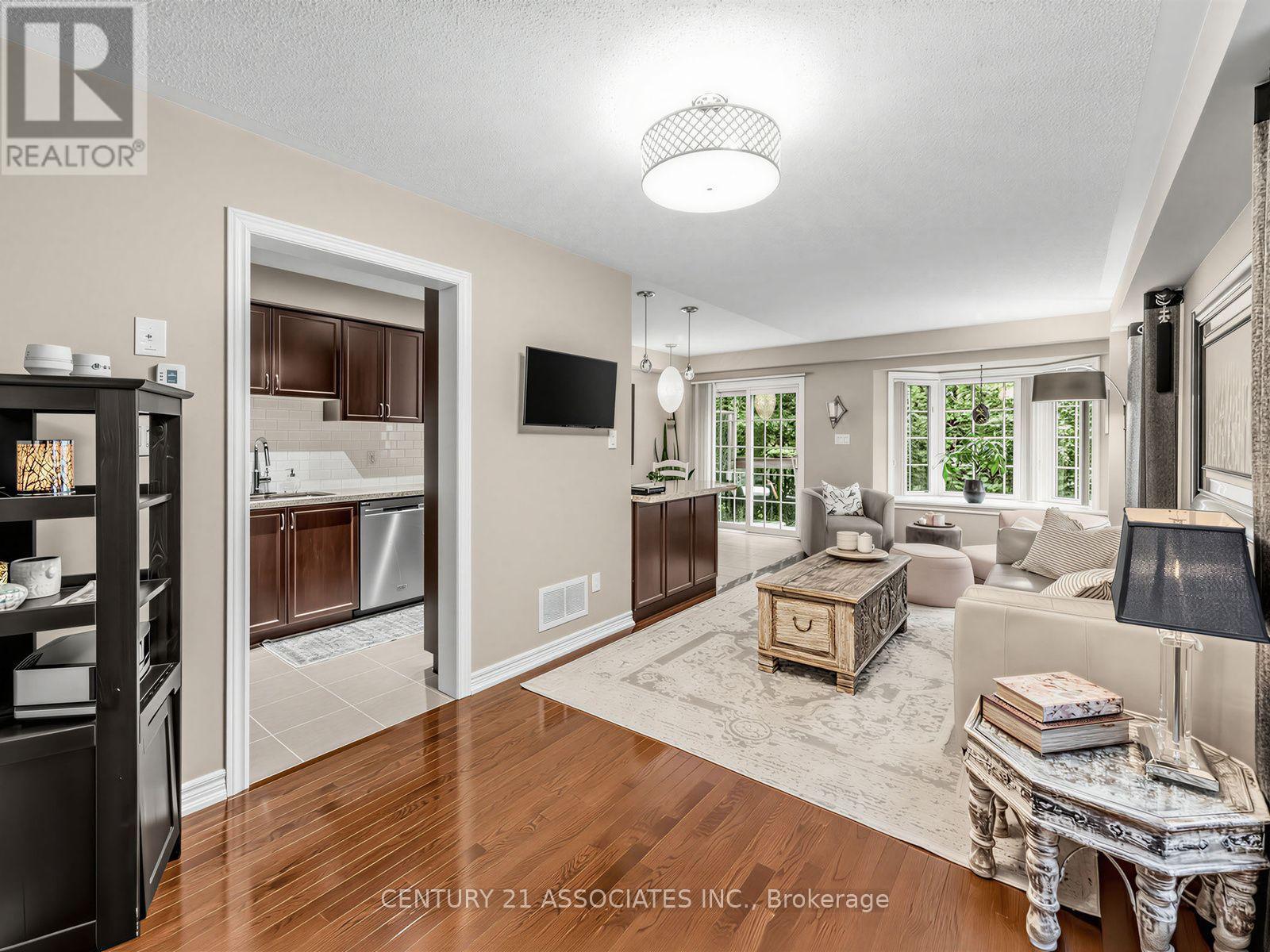 #48 233 DUSKYWING WAY - 16