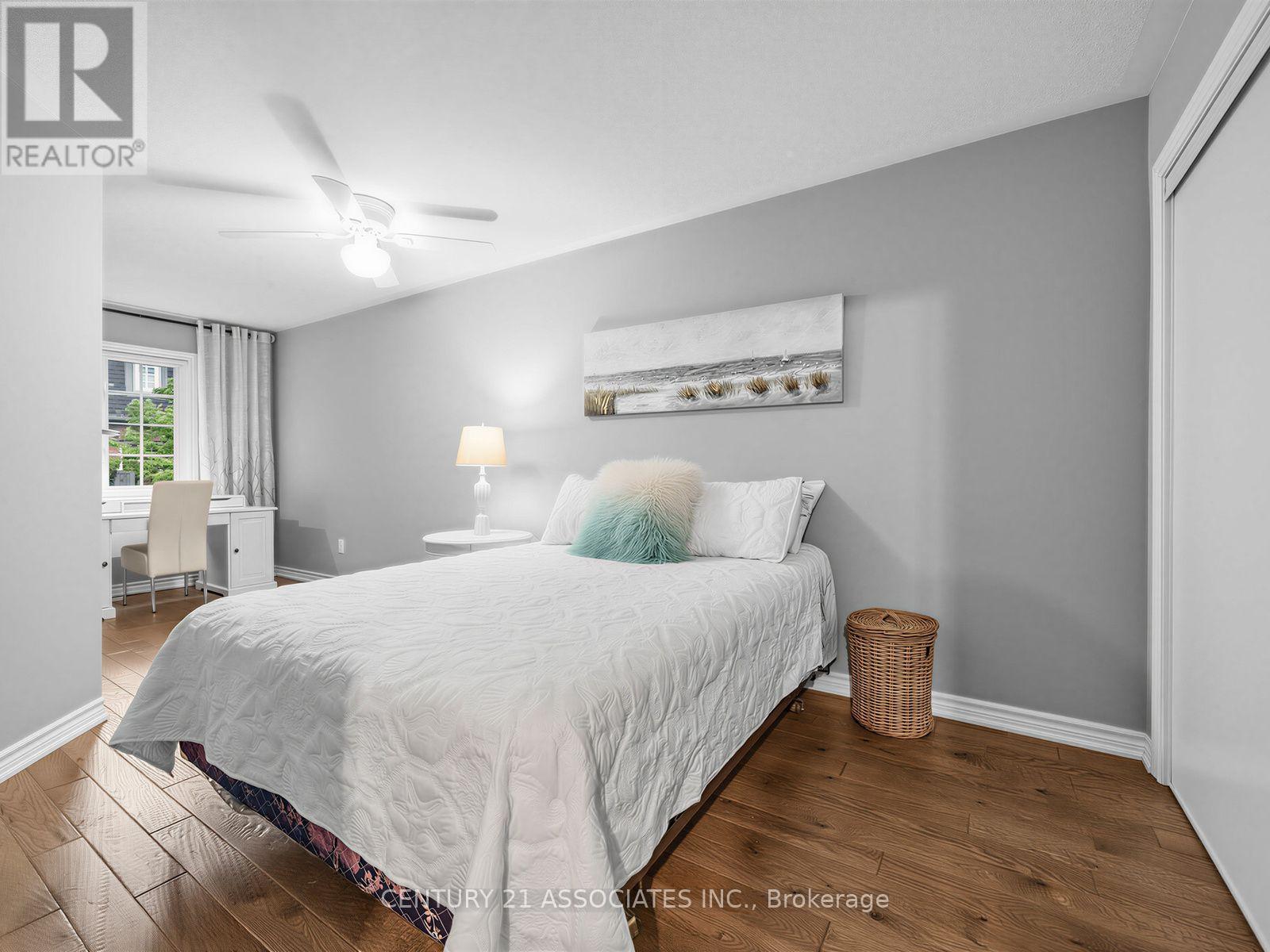#48 233 DUSKYWING WAY - 20