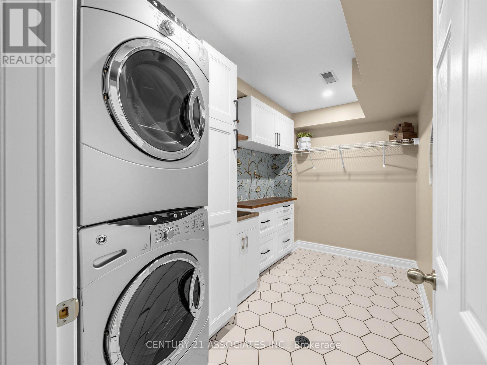 #48 233 DUSKYWING WAY - 27