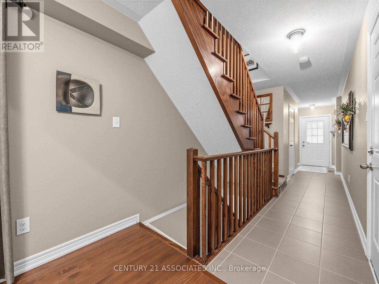 #48 233 DUSKYWING WAY - 6