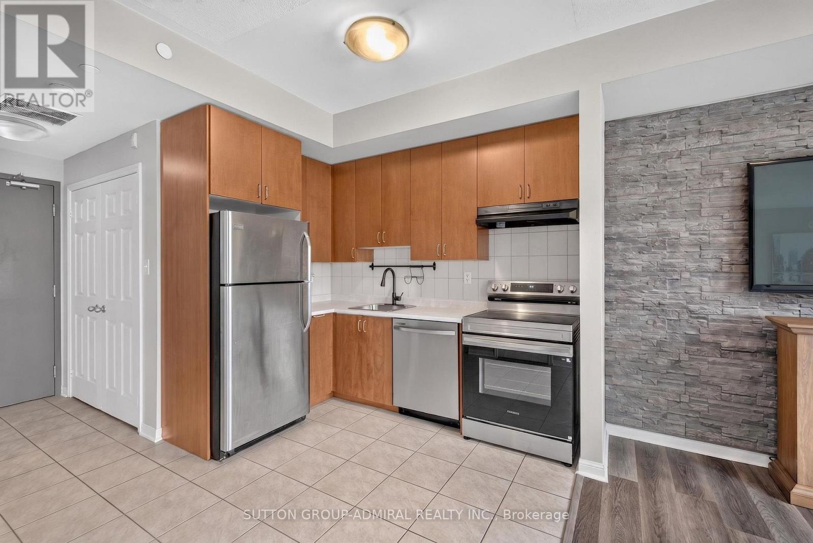#213 3075 THOMAS STREET - 6