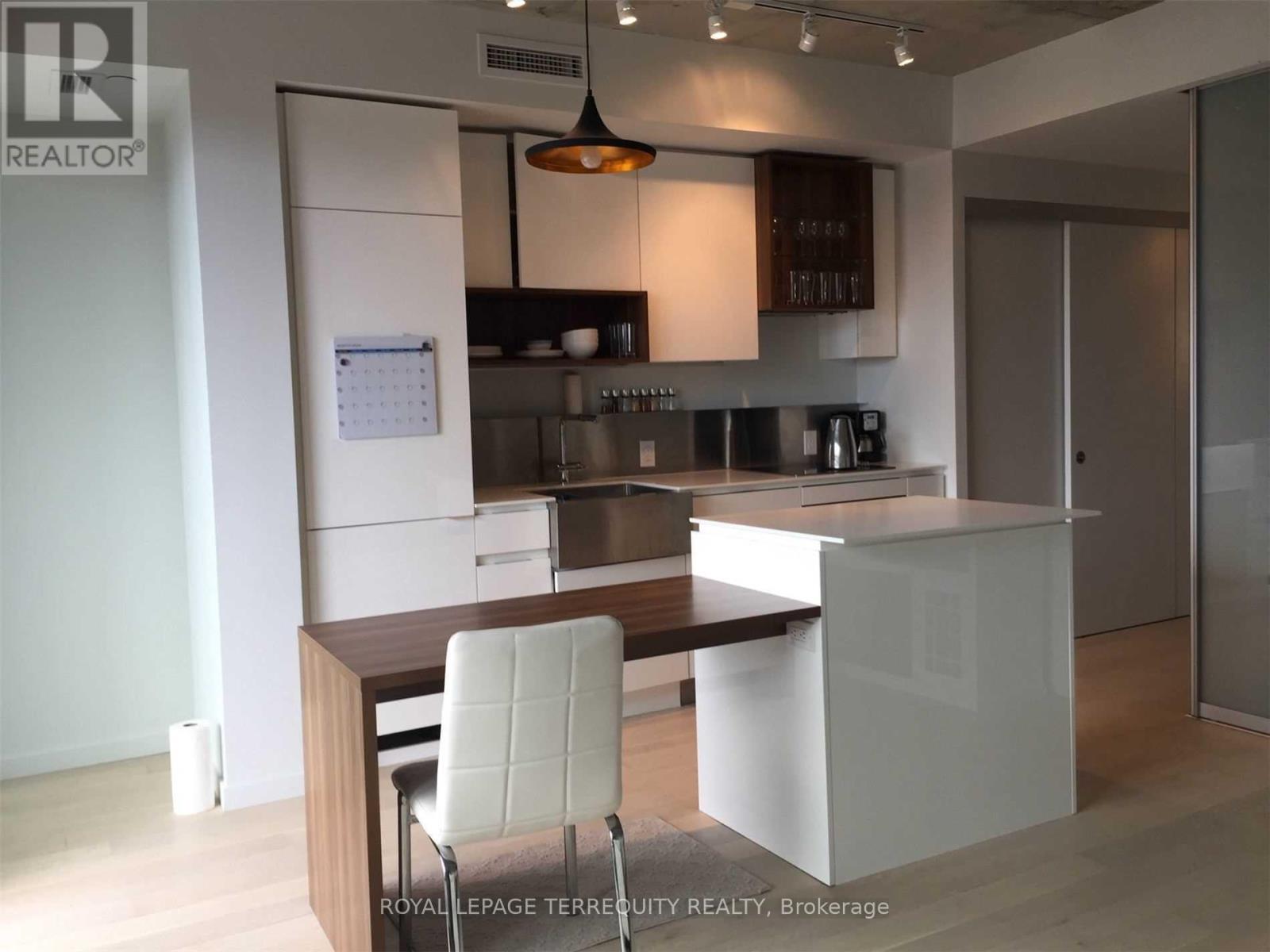 Photo of 383 Sorauren Avenue