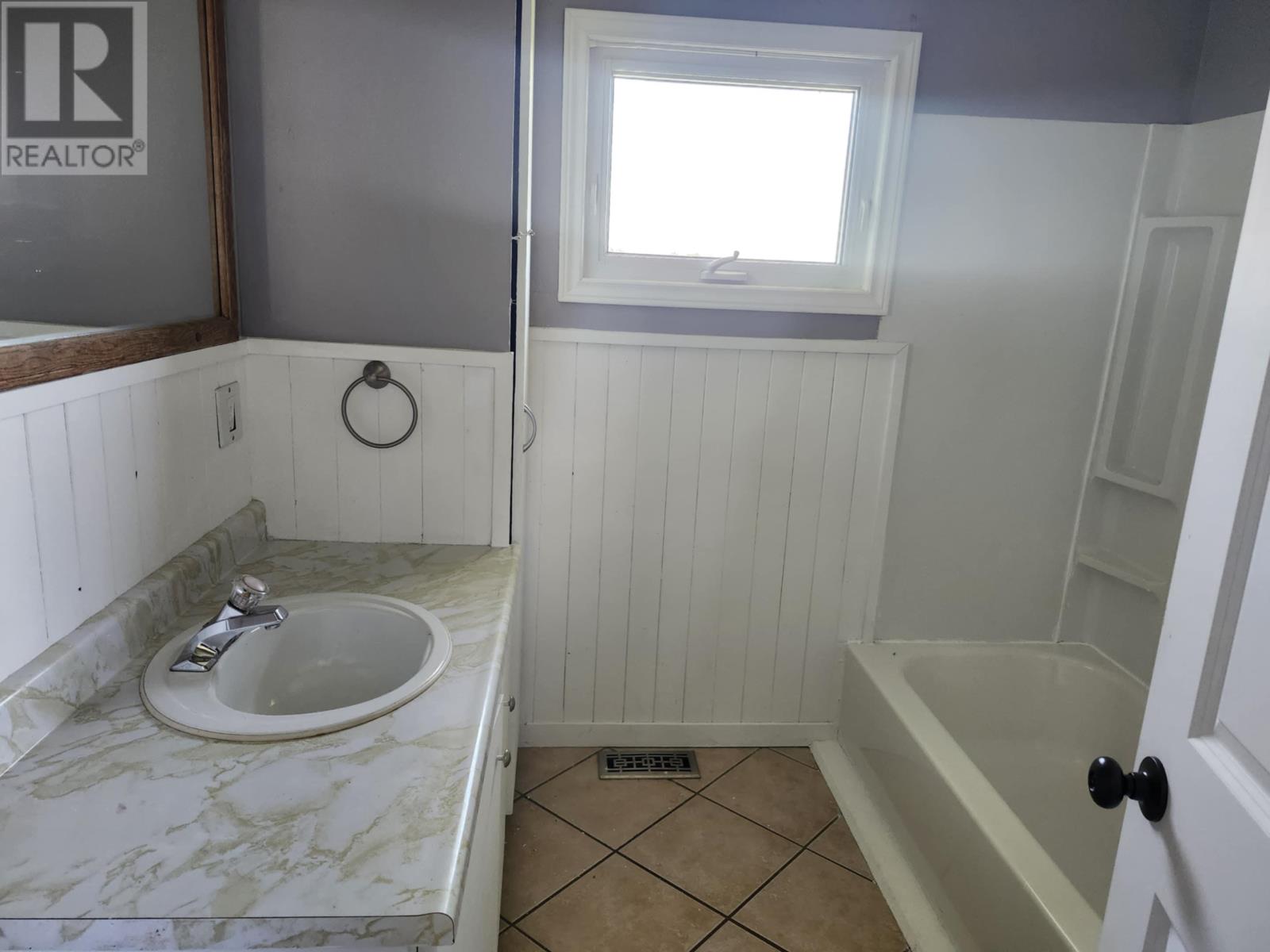 654 Junction Road - 8
