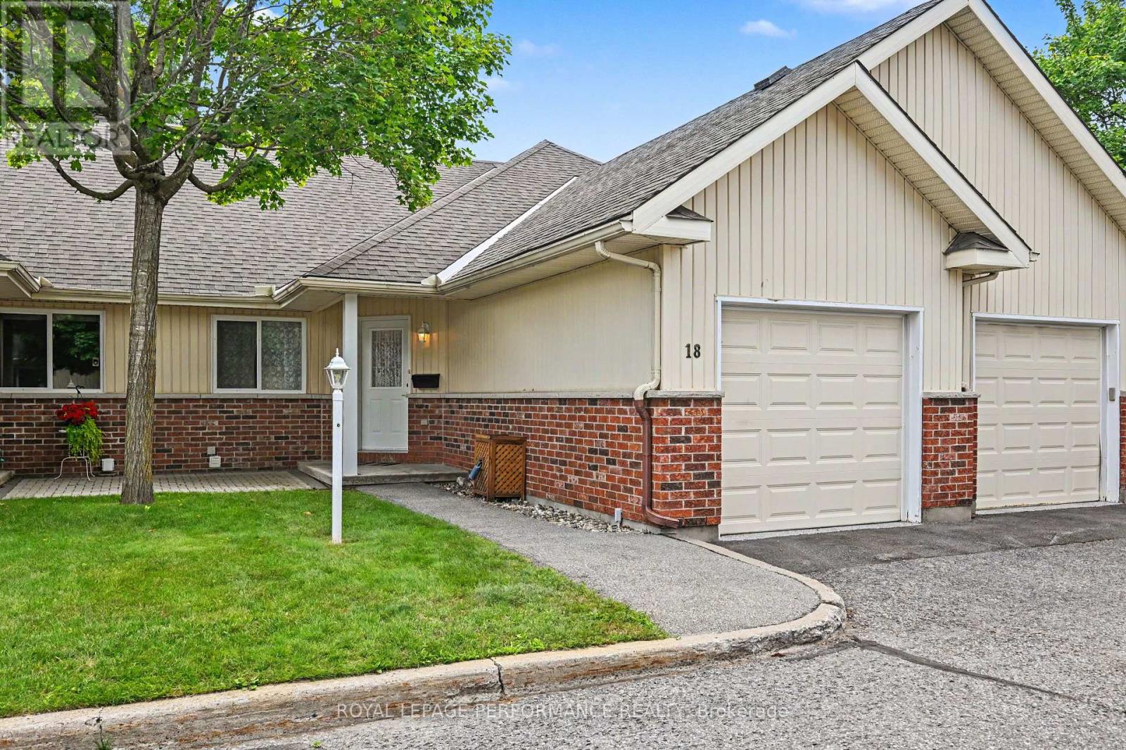 18 DAPHNE CRESCENT - 1