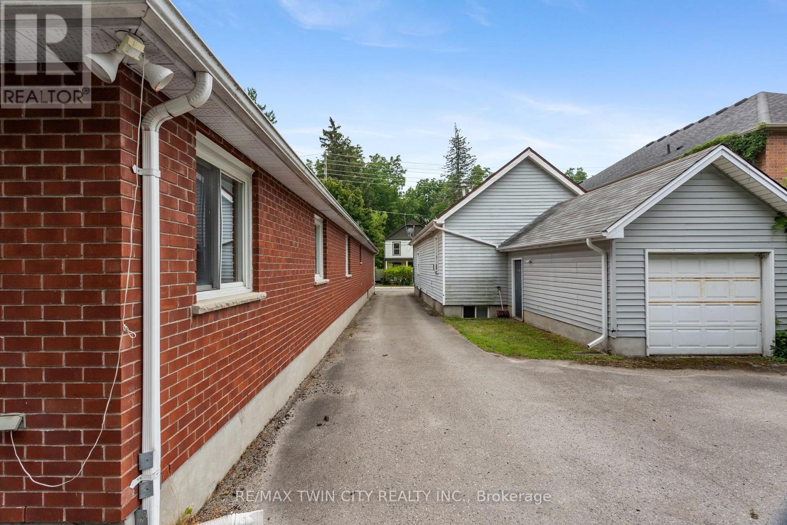 25 SAUNBY STREET - Image 38