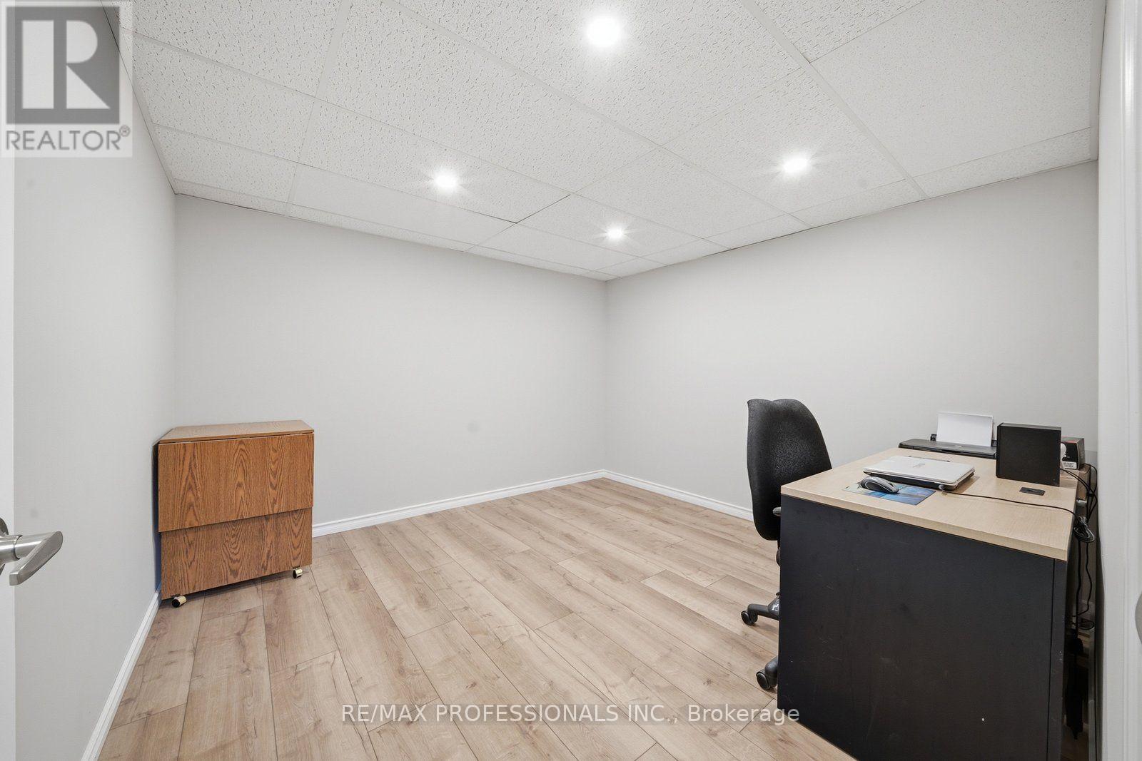 200 MORRISON DRIVE - 24