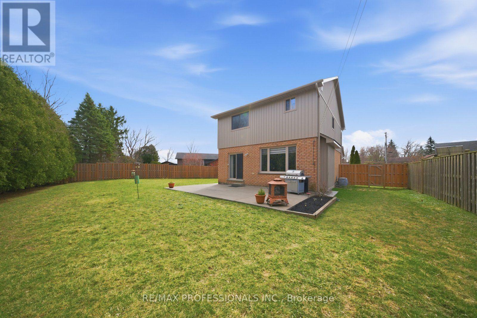 200 MORRISON DRIVE - 25