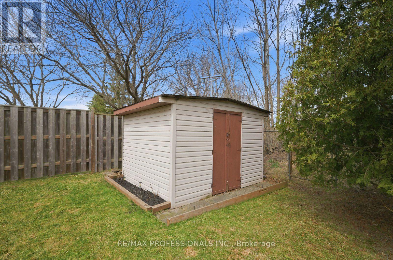 200 MORRISON DRIVE - 29