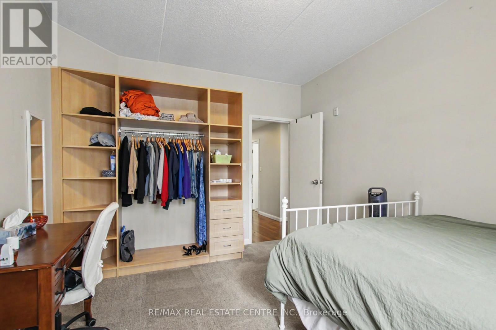 96 UNIVERSITY AVENUE W - 6