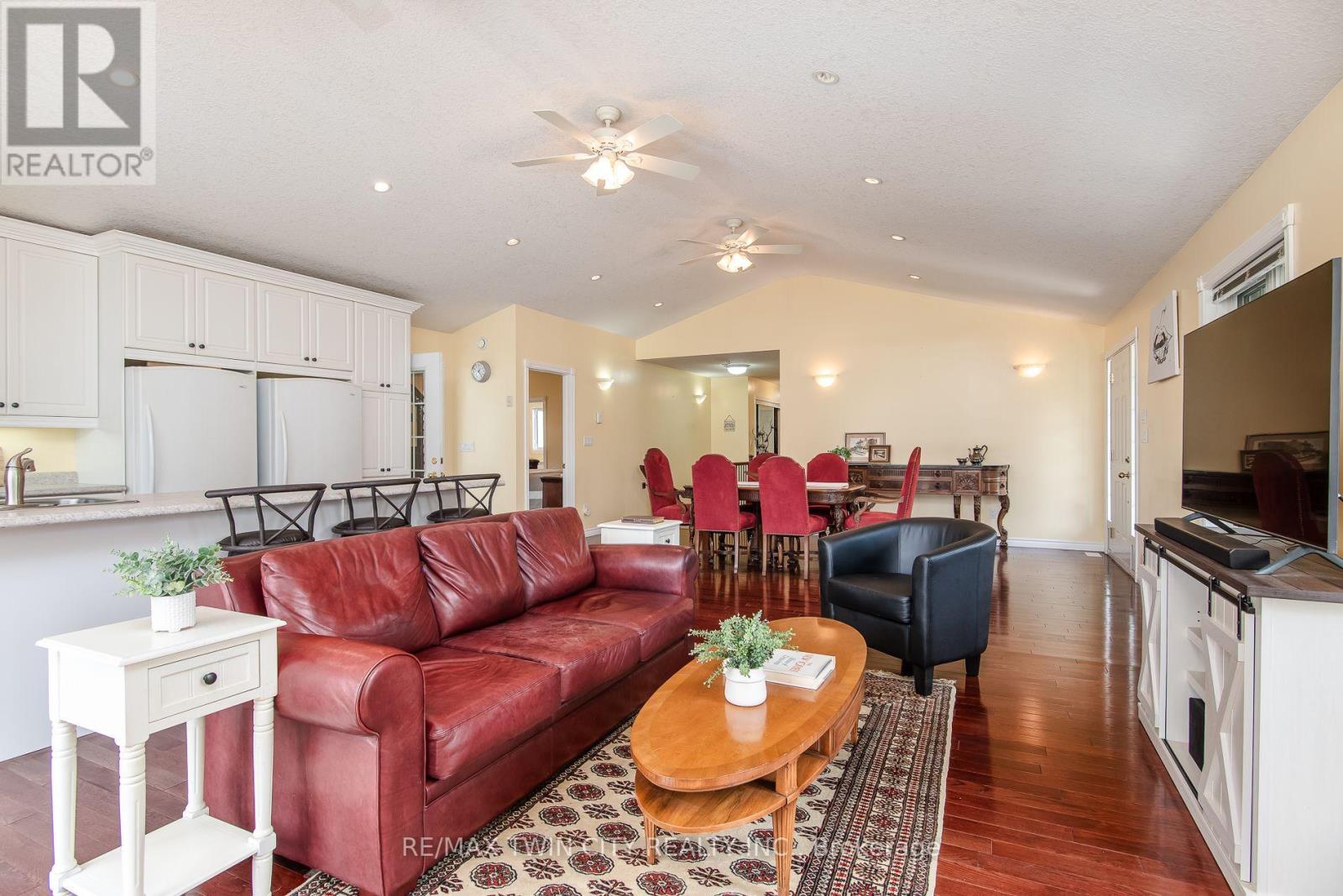 190 LASCHINGER BOULEVARD - 18