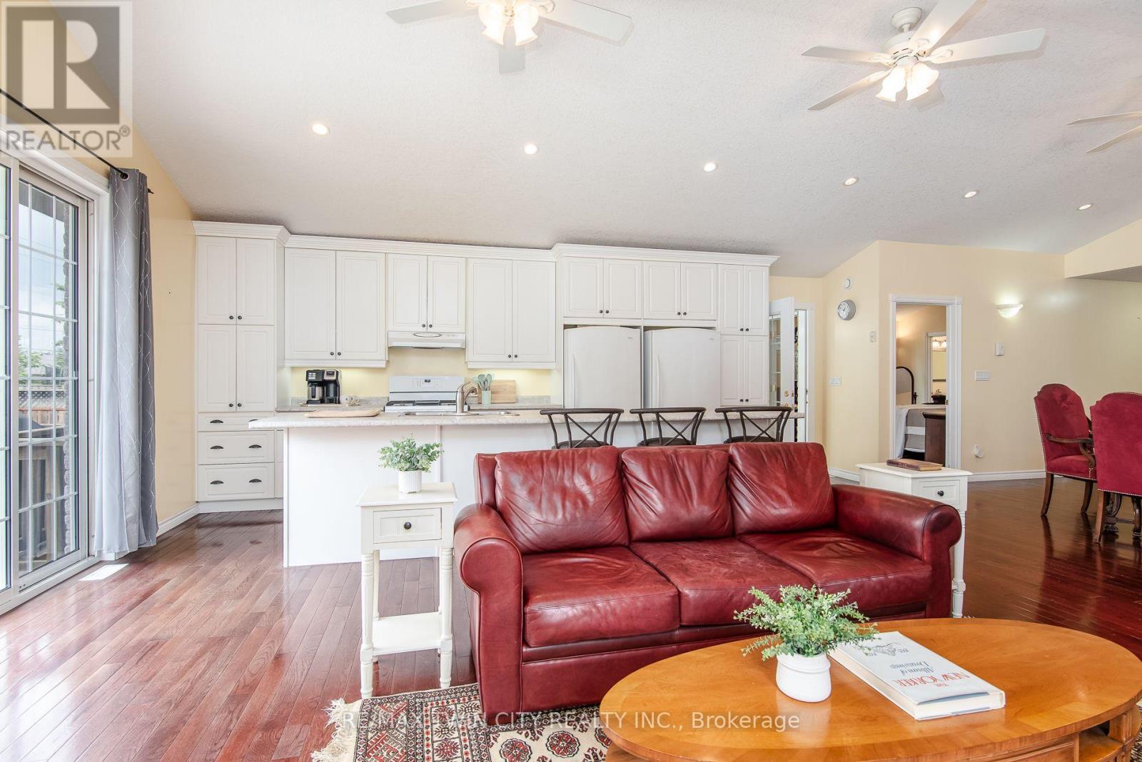 190 LASCHINGER BOULEVARD - 19