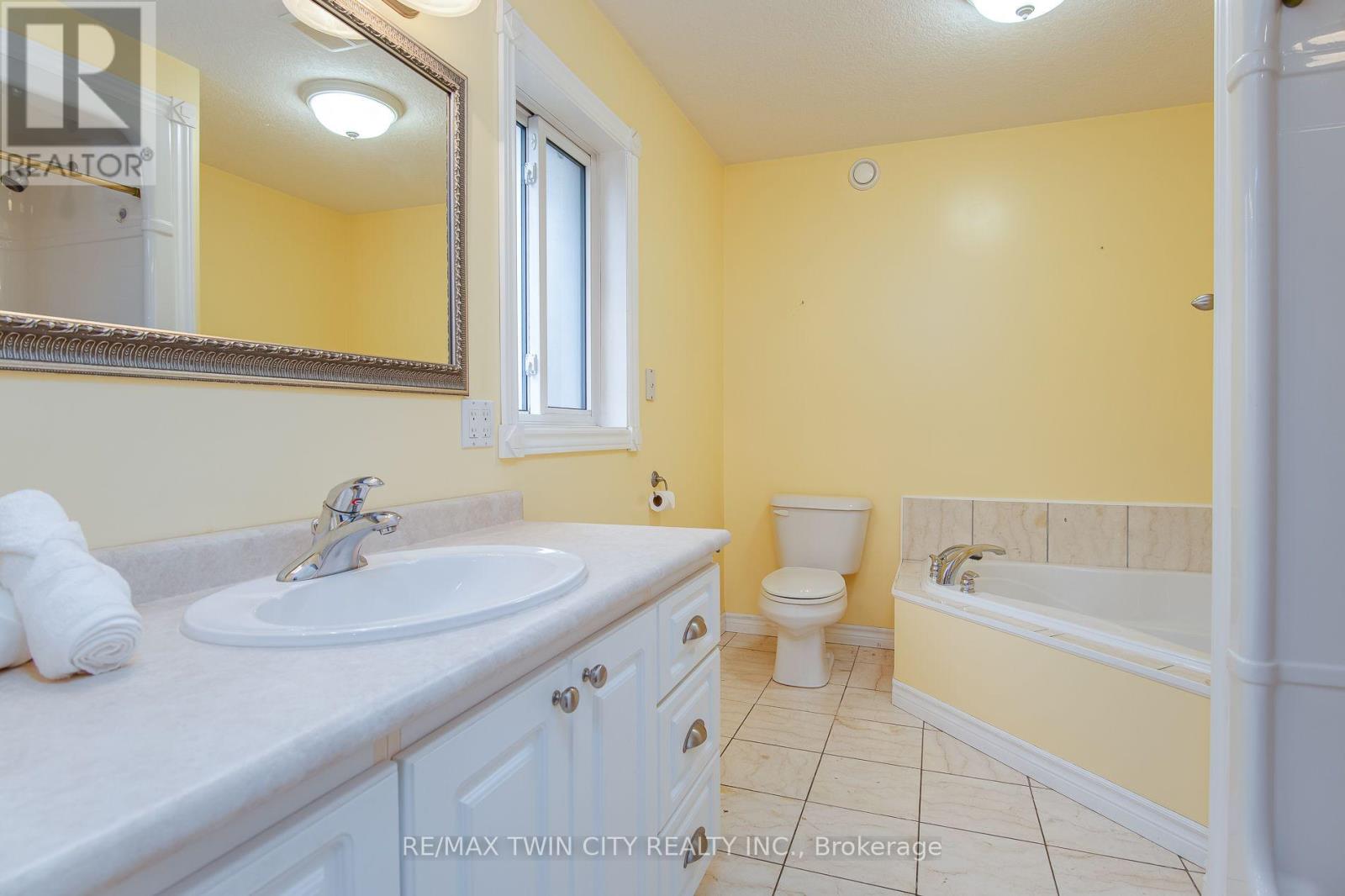 190 LASCHINGER BOULEVARD - 23