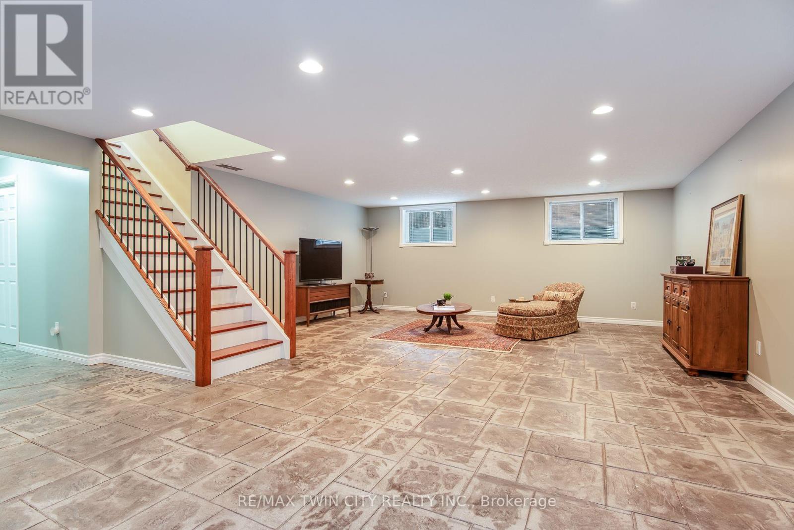 190 LASCHINGER BOULEVARD - 30