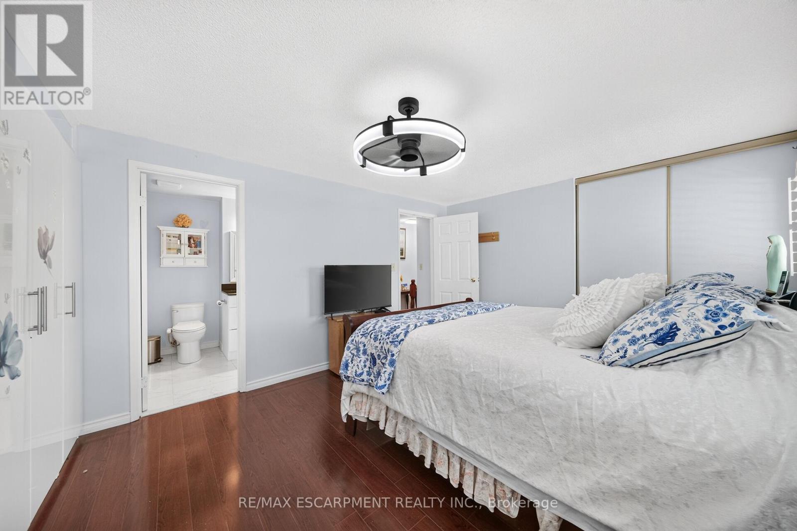 #27 860 RYMAL ROAD E - 22