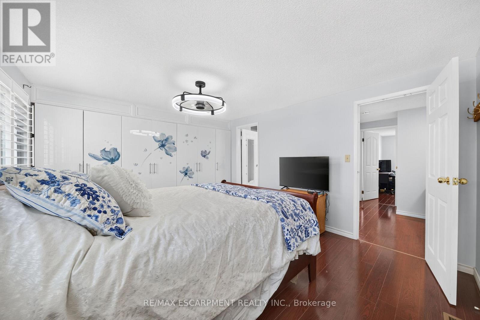 #27 860 RYMAL ROAD E - 23