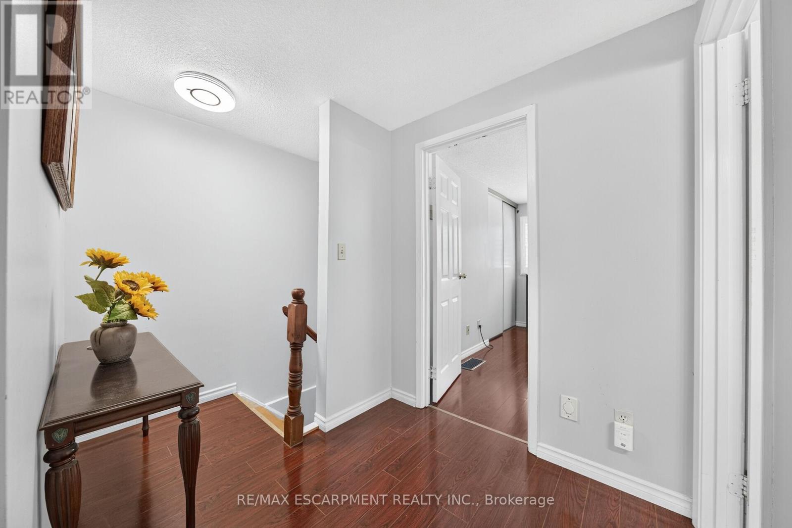 #27 860 RYMAL ROAD E - 25