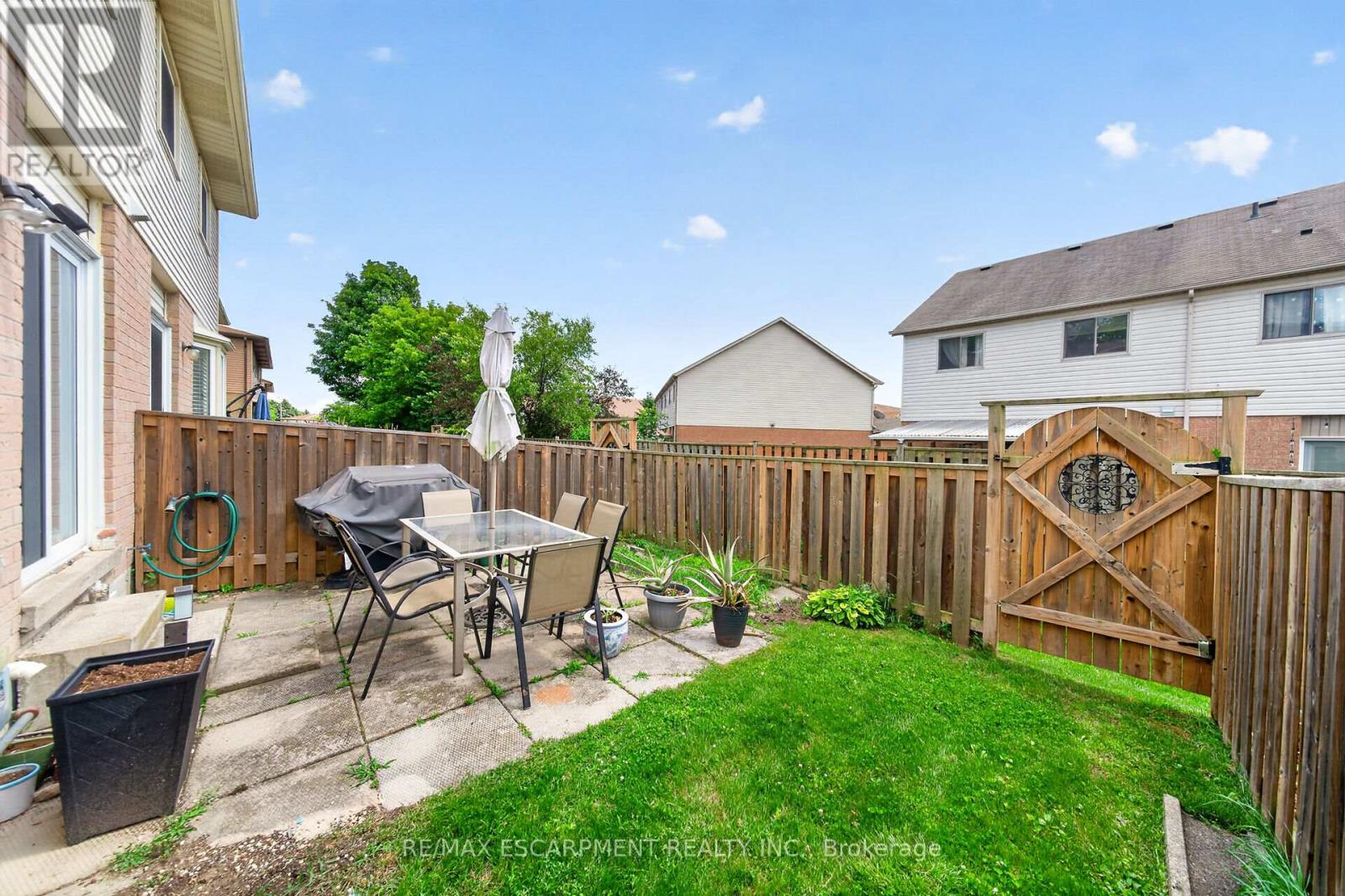 #27 860 RYMAL ROAD E - 30