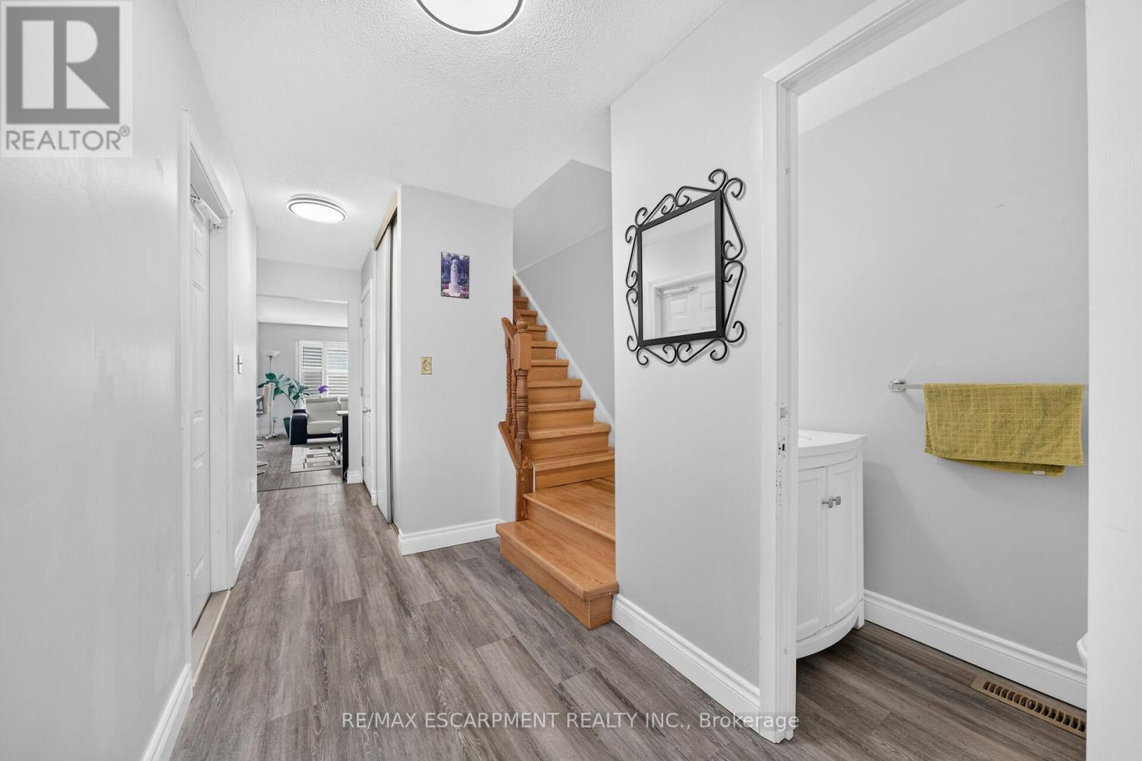 #27 860 RYMAL ROAD E - 4