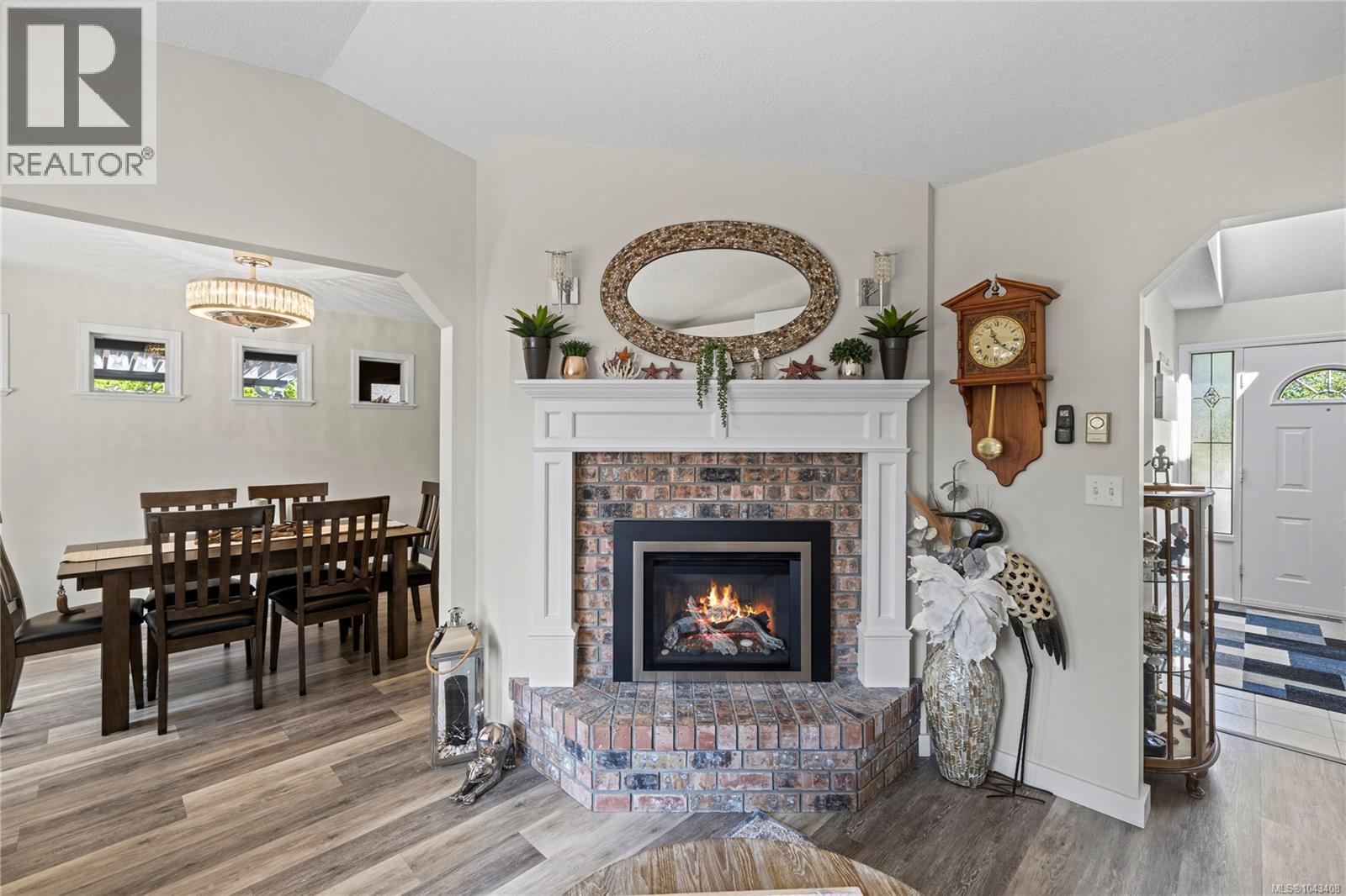 1332 Chesterton Pl - 16