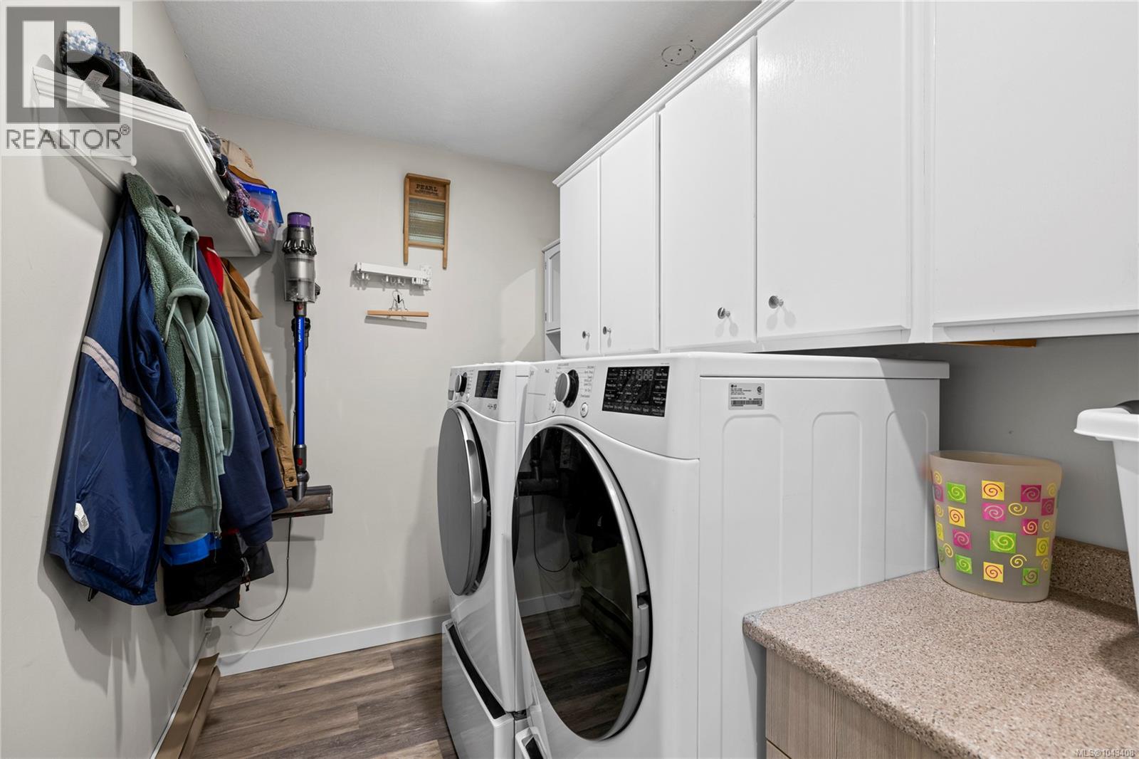 1332 Chesterton Pl - 34