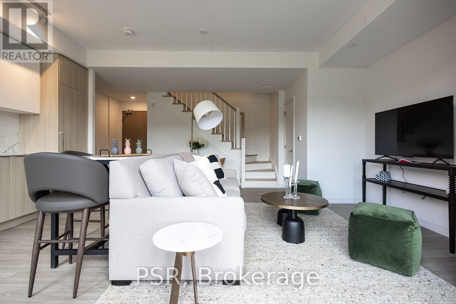 #108 100 CARRICK TRAIL - 25