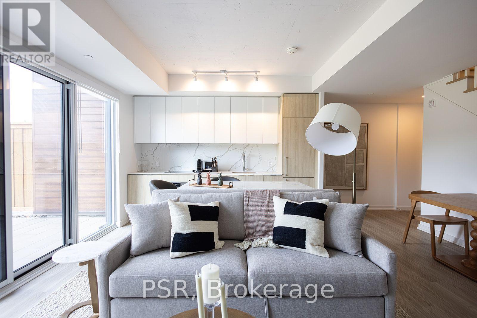 #108 100 CARRICK TRAIL - 27