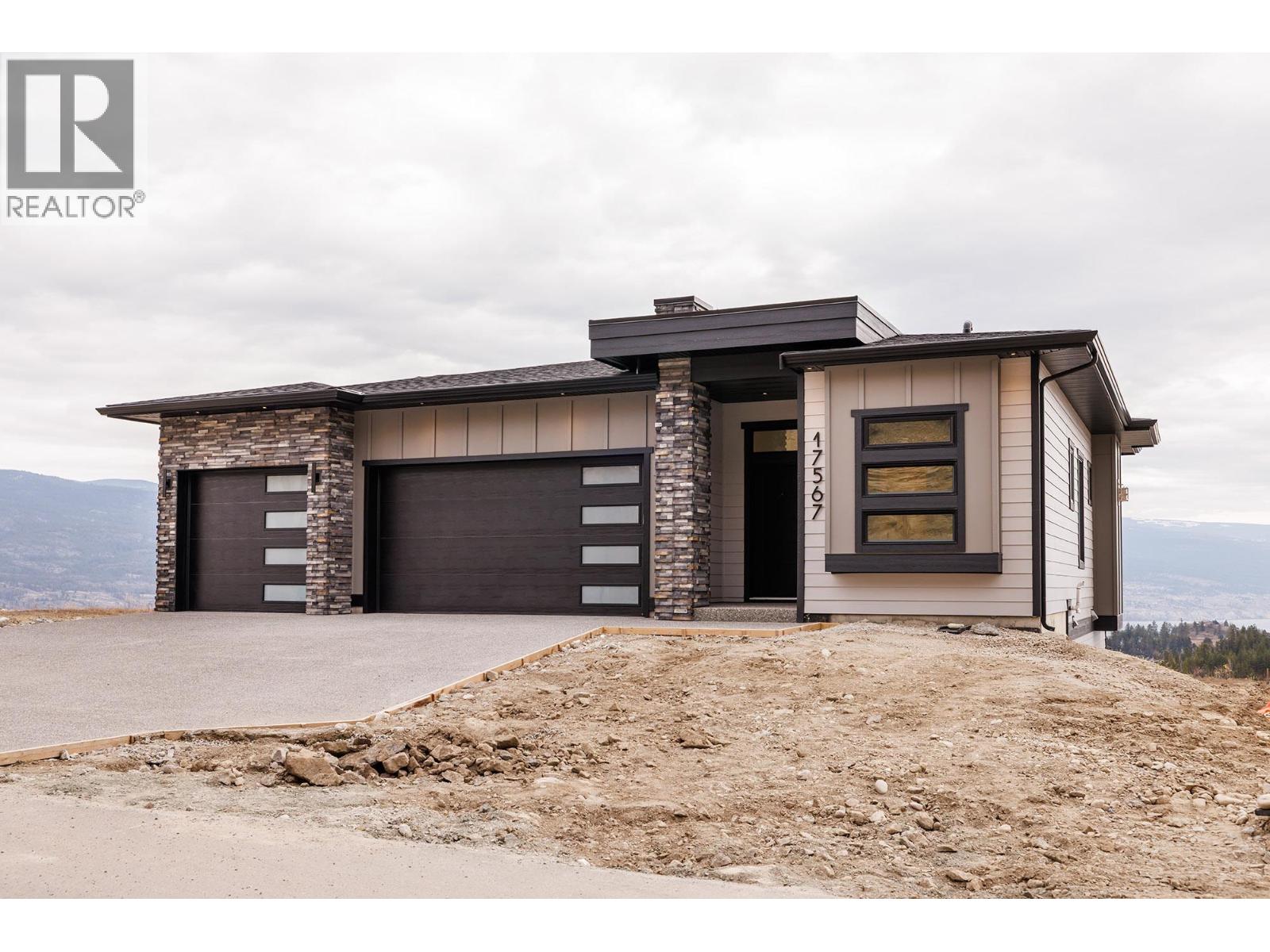 17567 Dickinson Place, Summerland