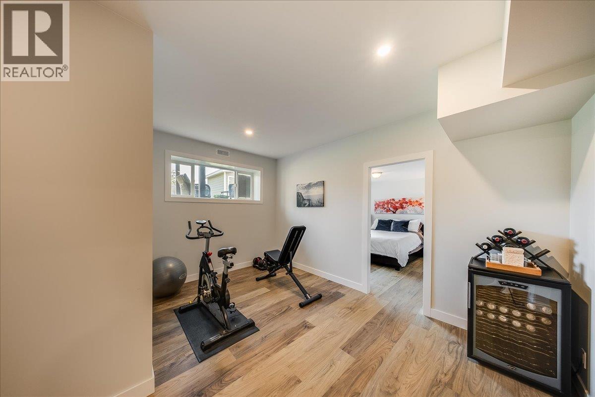70 WALNUT Avenue - 29