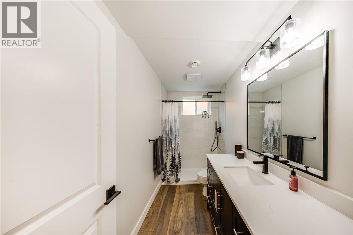 70 WALNUT Avenue - 28