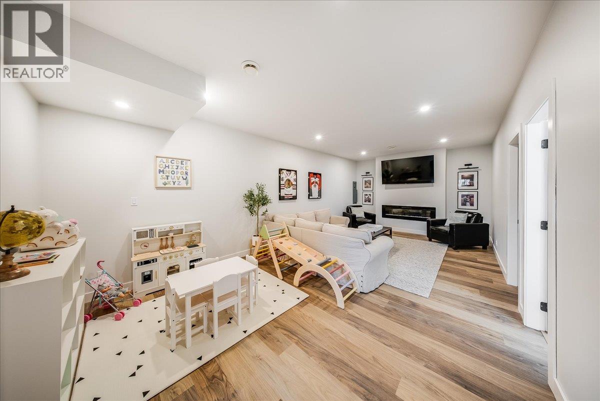 70 WALNUT Avenue - 24