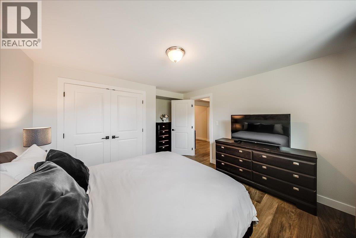 70 WALNUT Avenue - 26