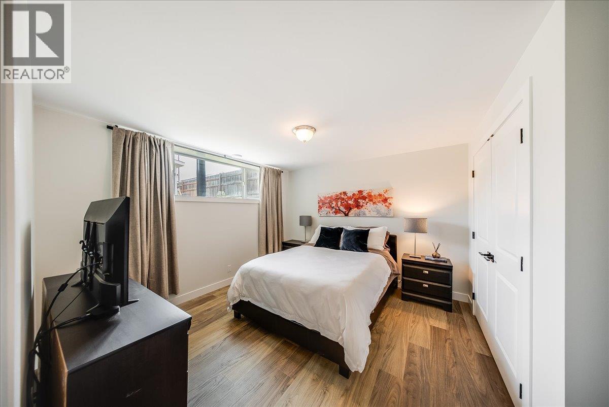 70 WALNUT Avenue - 25