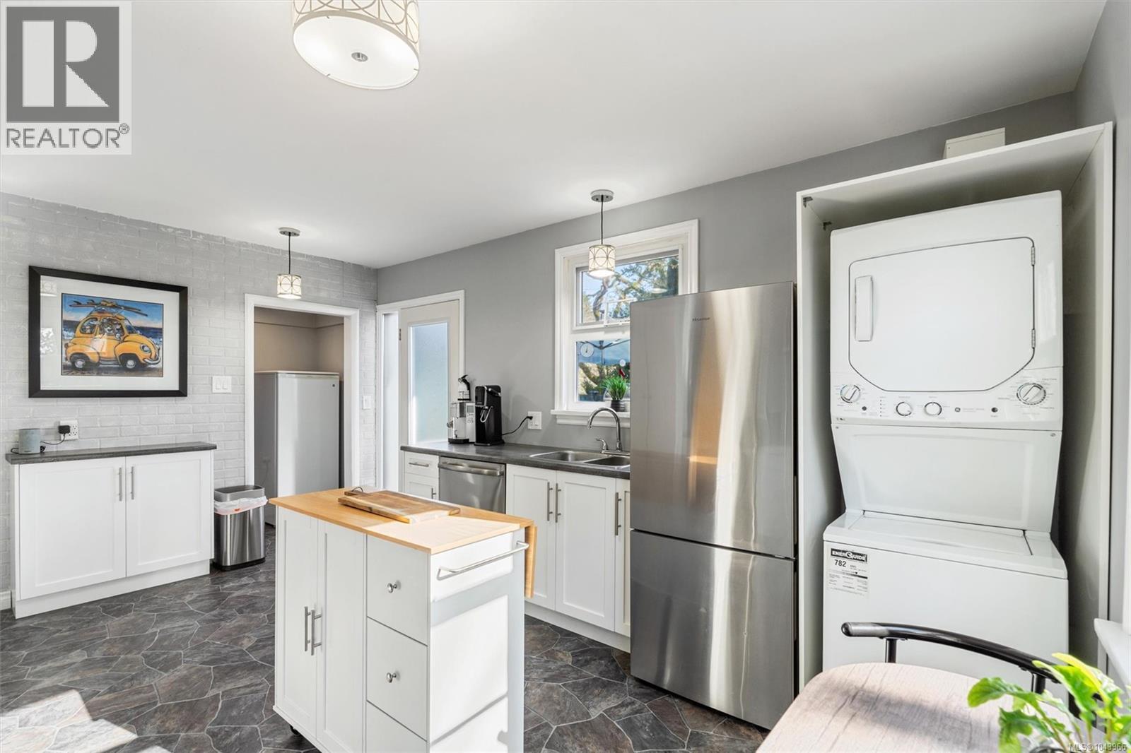 3771 Winston Cres - 12