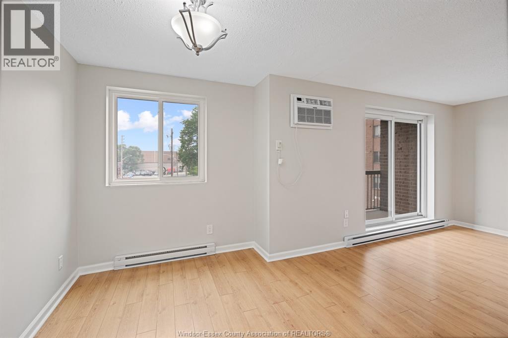 #306 3950 WYANDOTTE STREET East - 16