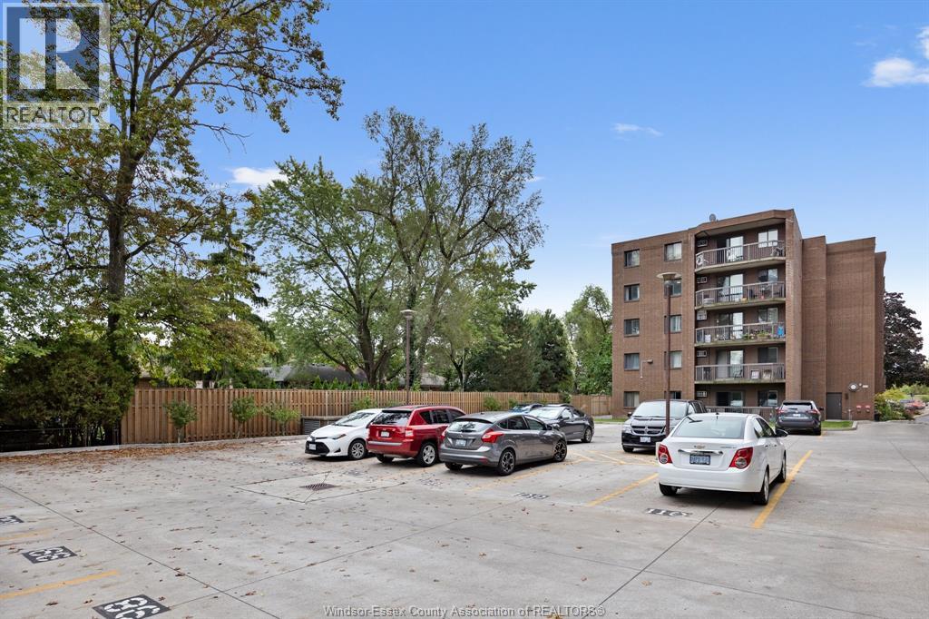 #306 3950 WYANDOTTE STREET East - 29