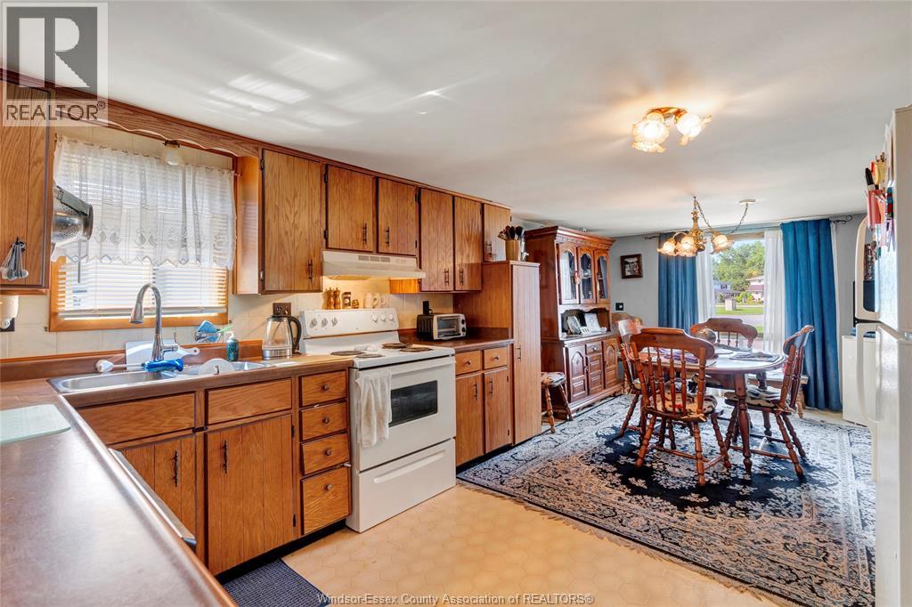 4 ROBIN CRESCENT - 10