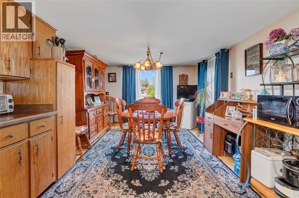4 ROBIN CRESCENT - 14