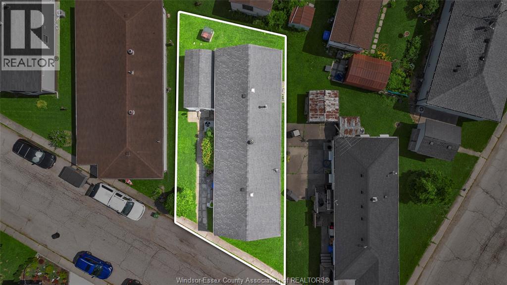 4 ROBIN CRESCENT - 34