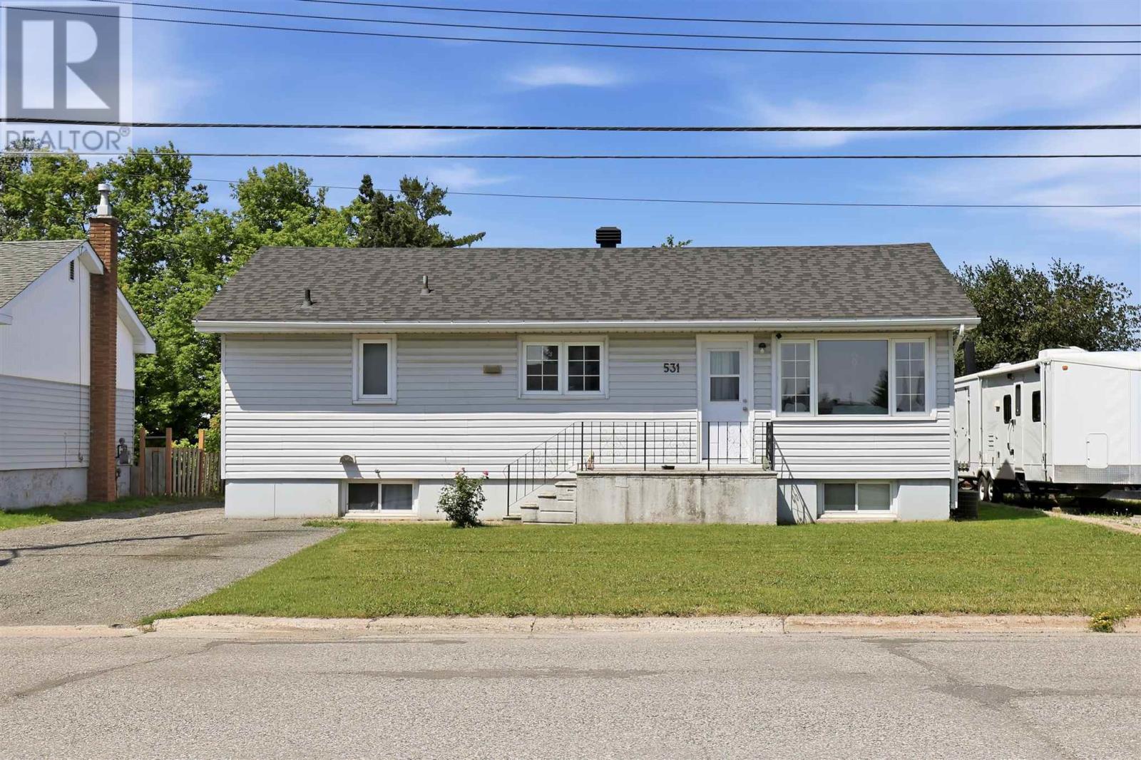 531 Farwell TER - 38