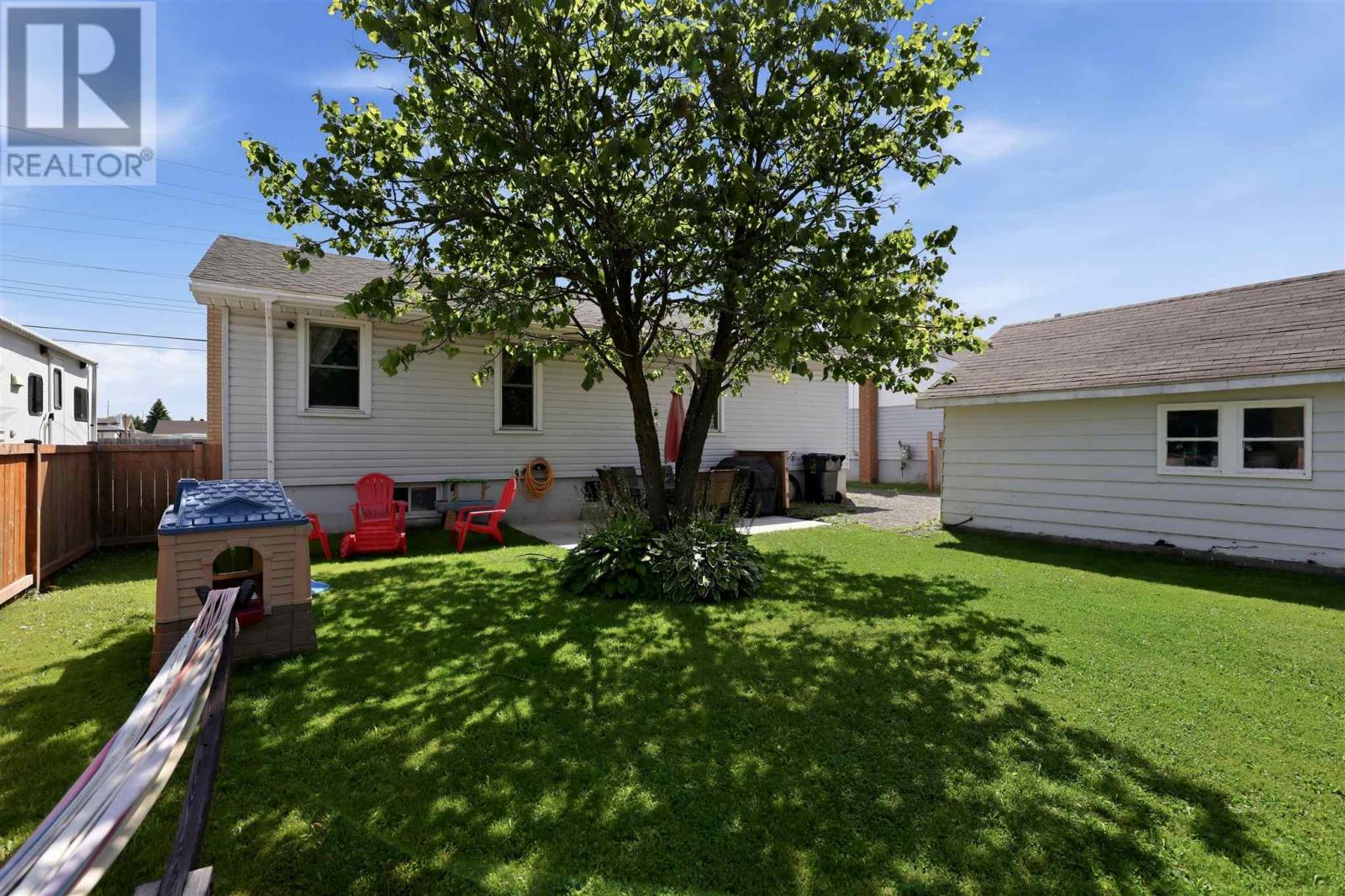 531 Farwell TER - 32