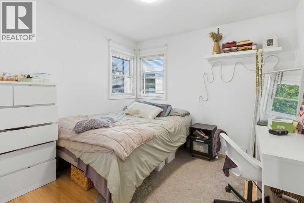 2219 35 Street SW - 11