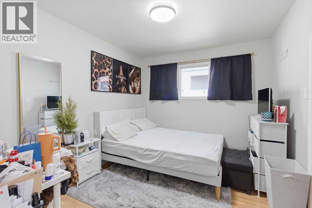 2219 35 Street SW - 13