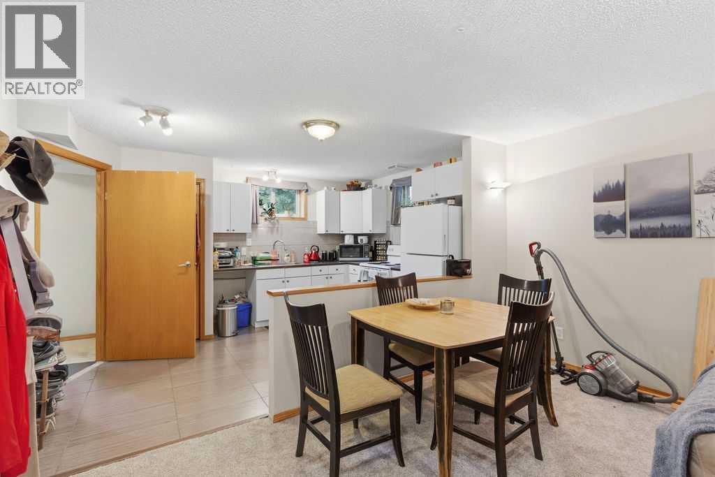 2219 35 Street SW - 19